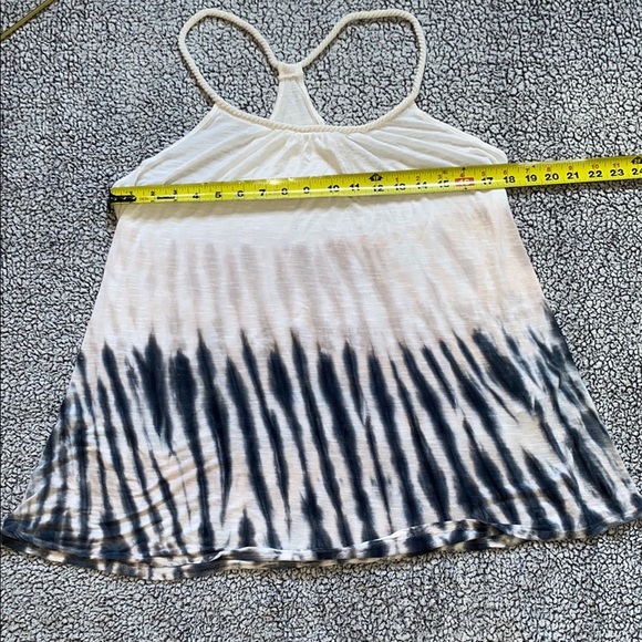 Forever 21 White and Blue Asymmetrical Camisole - Picture 2 of 3